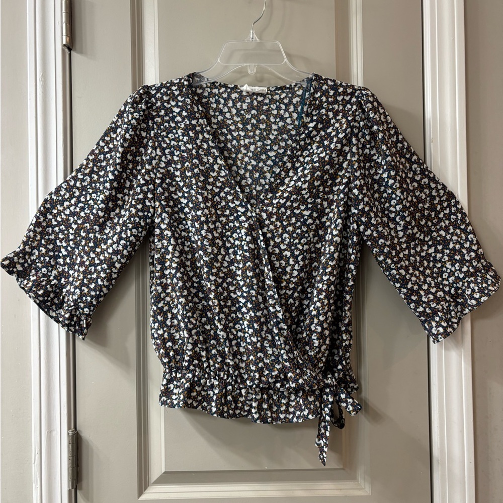 Sienna Sky Floral Blouse - Navy with White flowers